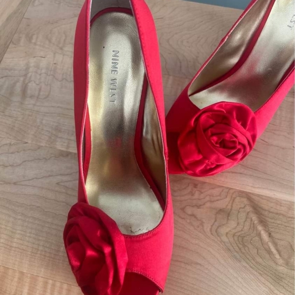 Nine West Red 4inch heel - Picture 2 of 3